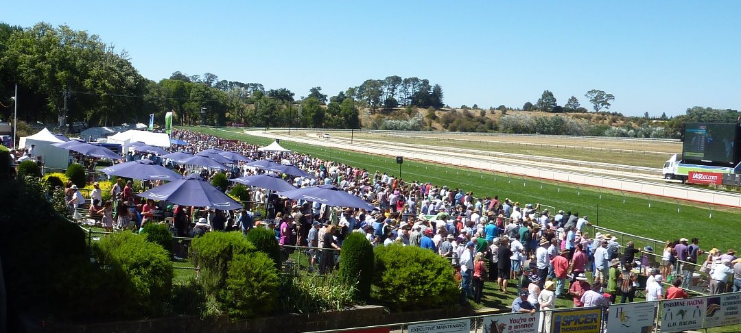 Hanging Racecourse