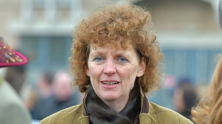 Lucinda Russell